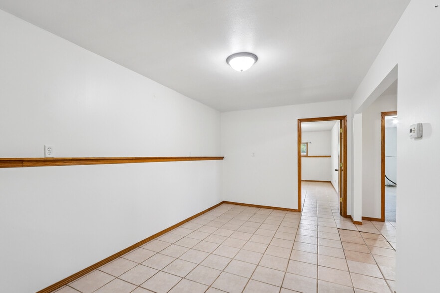 More Photos Of W9231 Bobolink Rd, Reeseville Warehouse For Sale