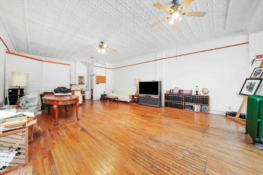 More Photos Of 1303 W Chicago Ave, Chicago Storefront Retail Residential For Sale