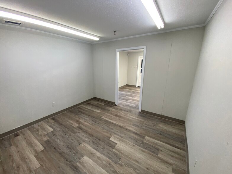 More Photos Of 177-235 Cumberland St, Memphis Distribution For Lease