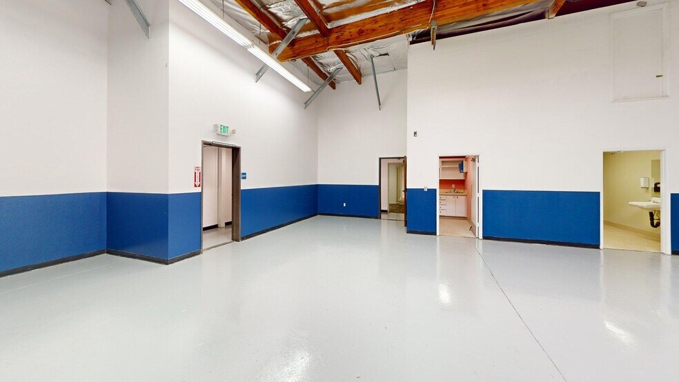More Photos Of 13722 S Harvard Pl, Gardena Industrial For Lease