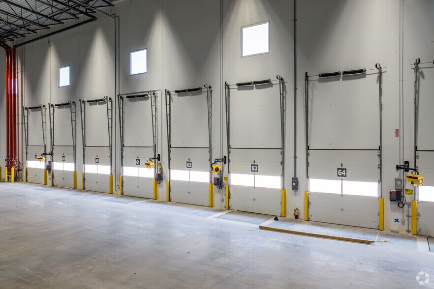 More Photos Of 545 Lake Careco Rd, Austell Distribution For Lease