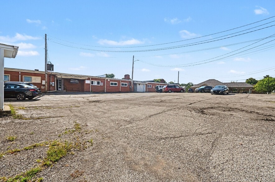 More Photos Of 516-528 Main St, Hamilton Office For Sale