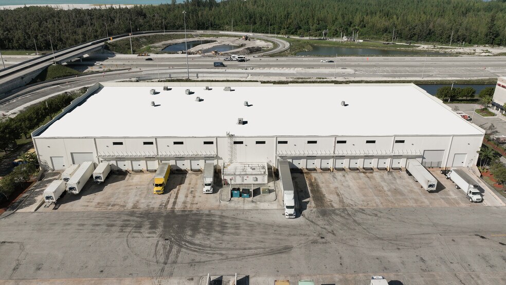 More Photos Of 11601 NW 107th St, Miami Warehouse For Lease