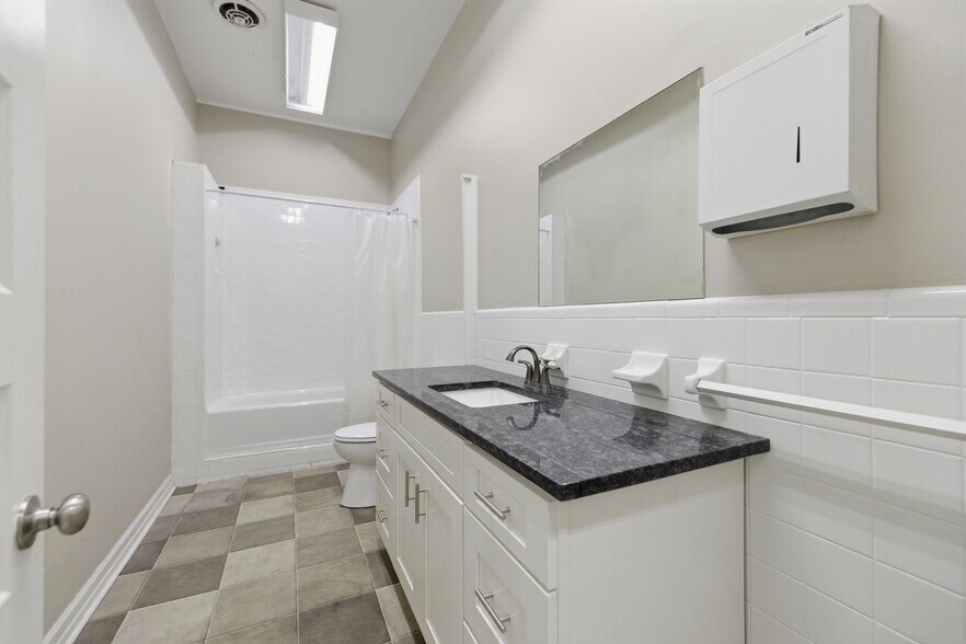 More Photos Of 325 W Main St, Lebanon Office Residential For Sale