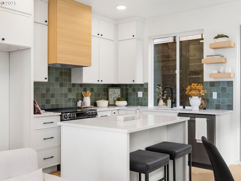 More Photos Of 1911 Broadway St, Vancouver Apartments For Sale