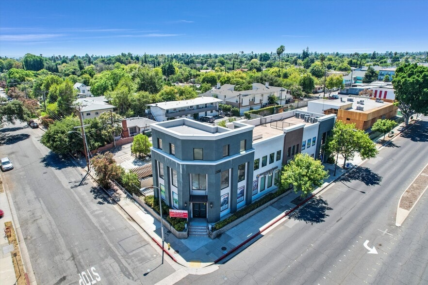More Photos Of 2956 E Colorado Blvd, Pasadena General Retail For Lease