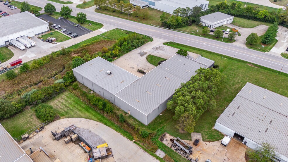 More Photos Of 3865 Symmes Rd, Hamilton Warehouse For Lease