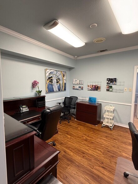 More Photos Of 600 S Harbor Ct, Granbury Office For Lease