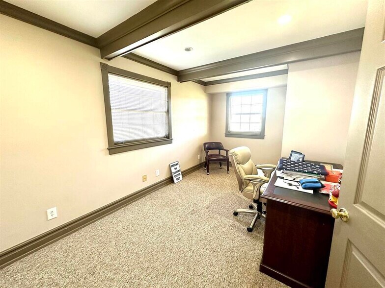 More Photos Of 701 Winchester Ave, Ashland Office For Sale