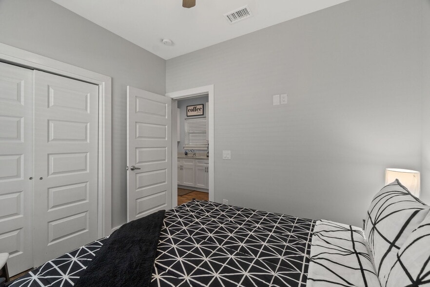 More Photos Of 2906 Sarah Jean Ct, Panama City Manufactured Housing Mobile Home Park For Sale