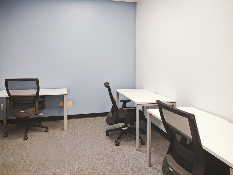 More Photos Of 259 W Broadway, Waukesha Coworking Space