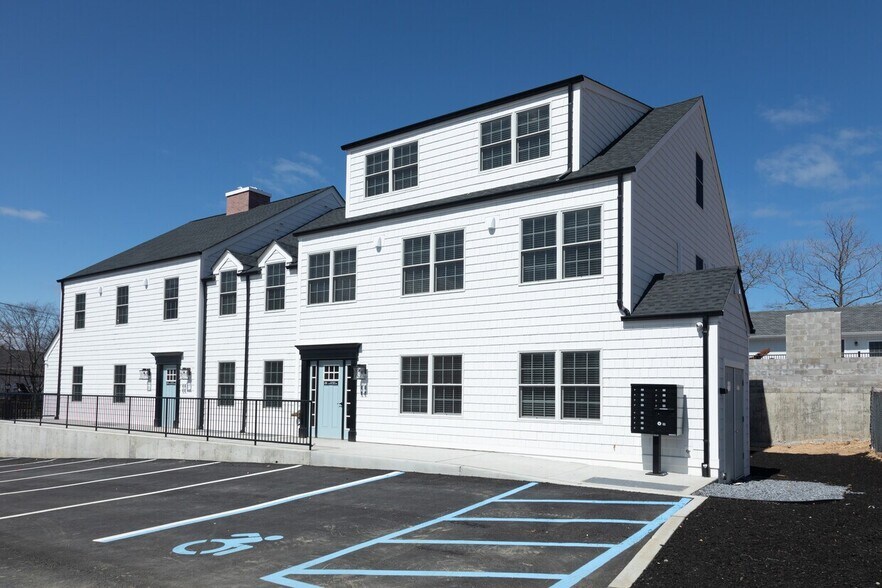 More Photos Of 1090 New York Ave, Huntington Station Apartments For Sale