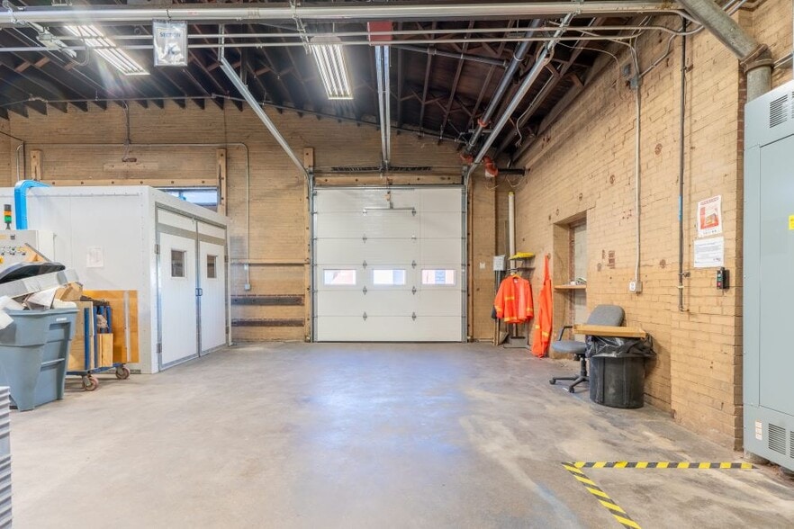 More Photos Of 900 W Indiana St, Evansville Distribution For Sale