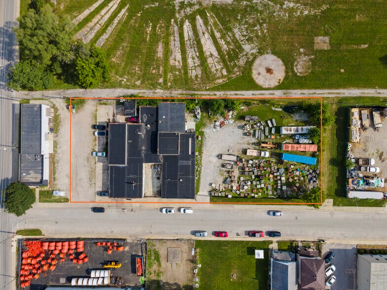 More Photos Of 1122 Deloss St, Indianapolis Warehouse For Sale