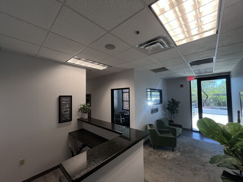 More Photos Of 9865 E Bell Rd, Scottsdale Office For Lease