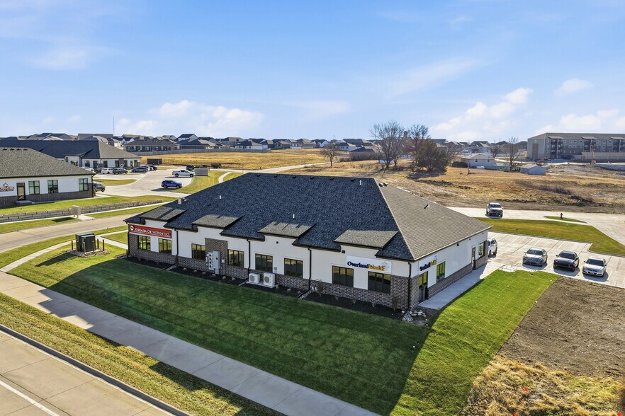 More Photos Of 7450 Suncrest Dr, Lincoln Medical For Lease