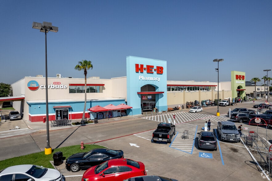 More Photos Of 1818 FM 646, League City Unknown For Lease