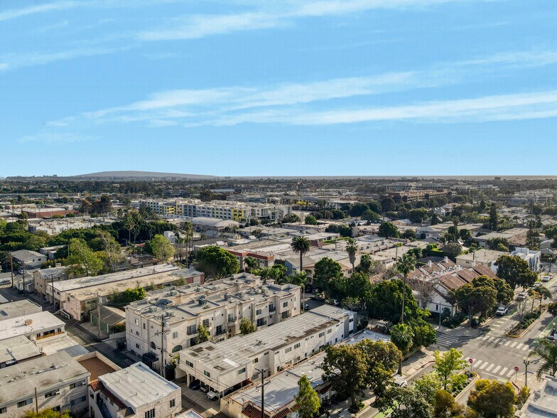 More Photos Of 1507 Berkeley St, Santa Monica Apartments For Sale
