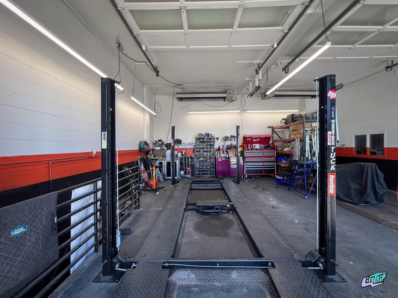 More Photos Of 786 NE Burnside Rd, Gresham Auto Dealership For Sale