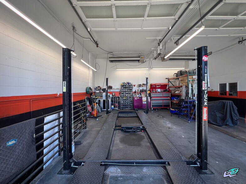 More Photos Of 786 NE Burnside Rd, Gresham Auto Dealership For Sale