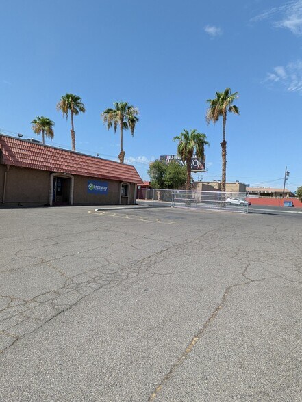 More Photos Of 1920 E Sahara Ave, Las Vegas Medical For Sale
