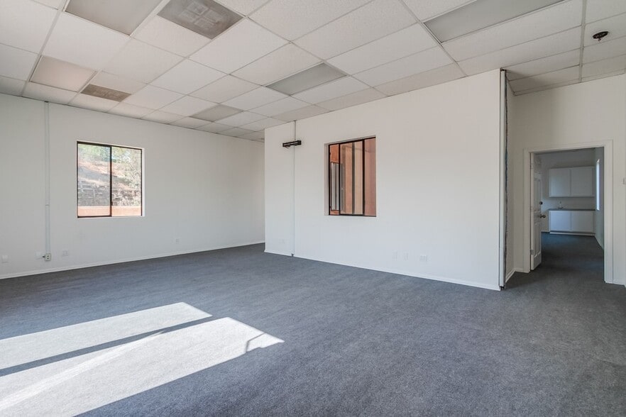 More Photos Of 343 E Alvarado St, Fallbrook Freestanding For Sale