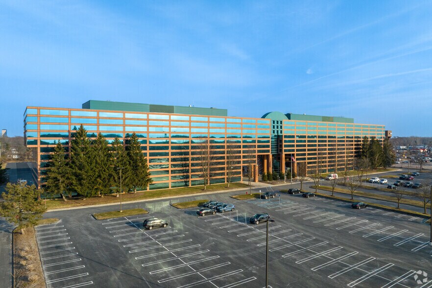 Primary Photo Of 25300-25330 Telegraph Rd, Southfield Office For Lease