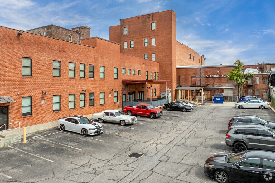 More Photos Of 132 N Sycamore St, Petersburg Apartments For Lease