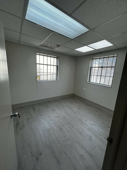 More Photos Of 1021 Tarrant Rd, Greensboro Land For Lease