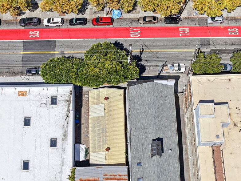 More Photos Of 2757 16th St, San Francisco Warehouse For Lease