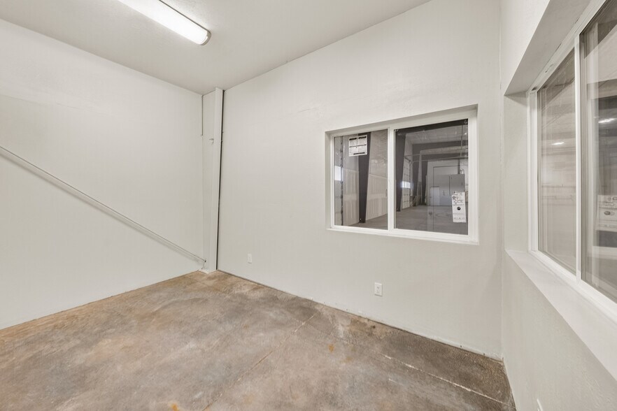 More Photos Of 188 Salmon Way, White City Industrial For Sale