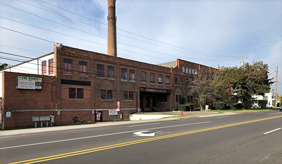 More Photos Of 31505 Grand River Ave, Farmington Research And Development For Sale