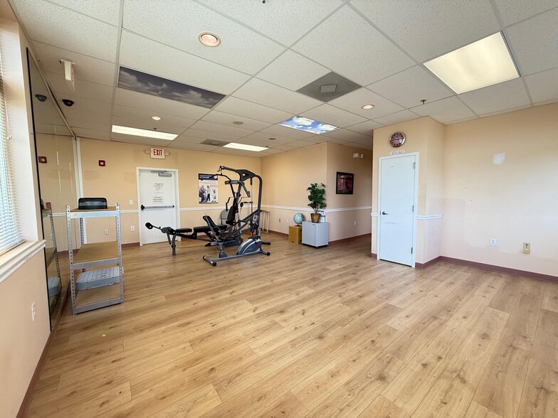 More Photos Of 1374 Whitehorse Hamilton Square Rd, Hamilton Office For Sale