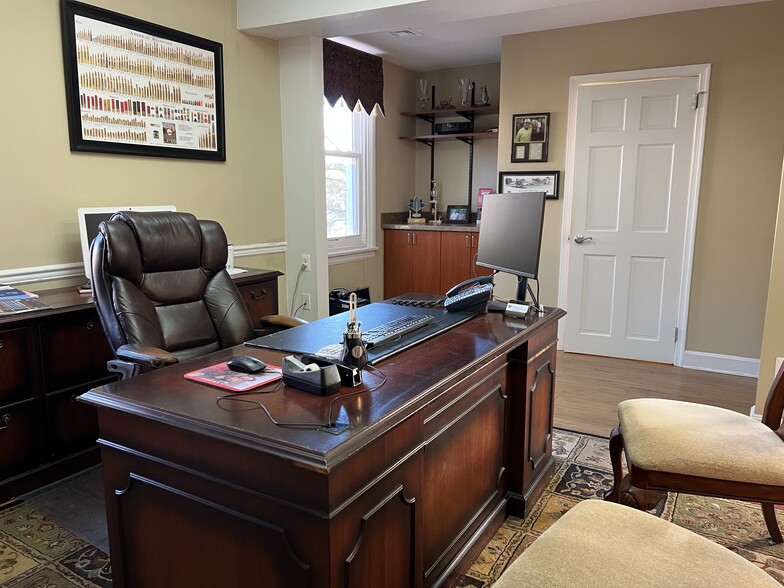 More Photos Of 528 Swede St, Norristown Office For Sale