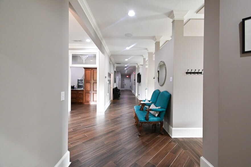 More Photos Of 150 Jw Plaza Dr SE, Calhoun Office For Sale