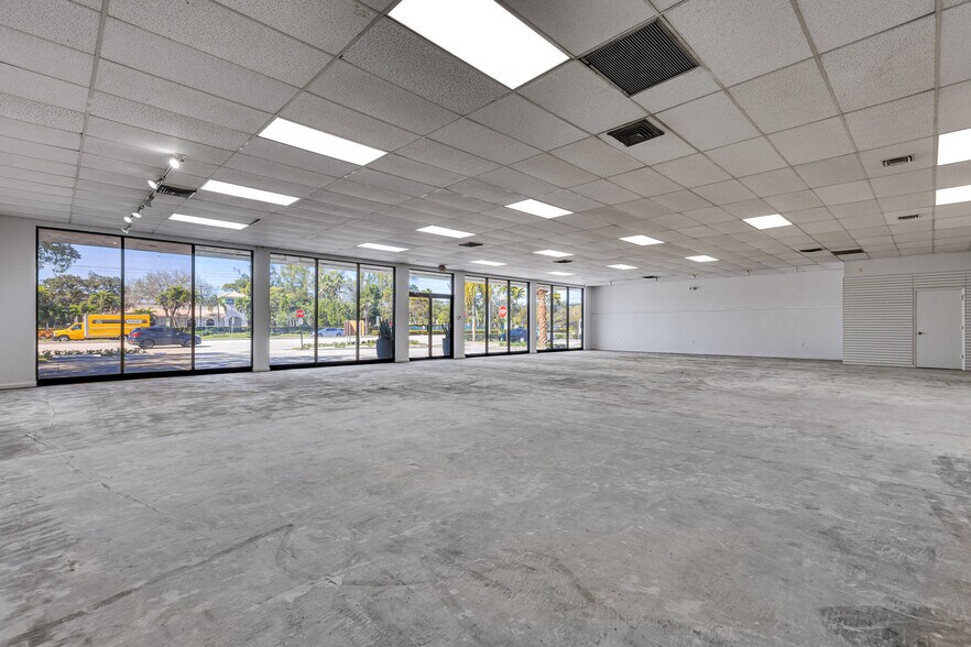 More Photos Of 2698 N University Dr, Fort Lauderdale Freestanding For Lease
