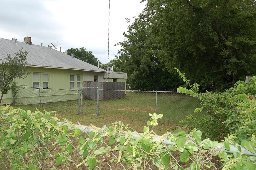 More Photos Of 4918 Broadway Ave, Haltom City Schools For Sale