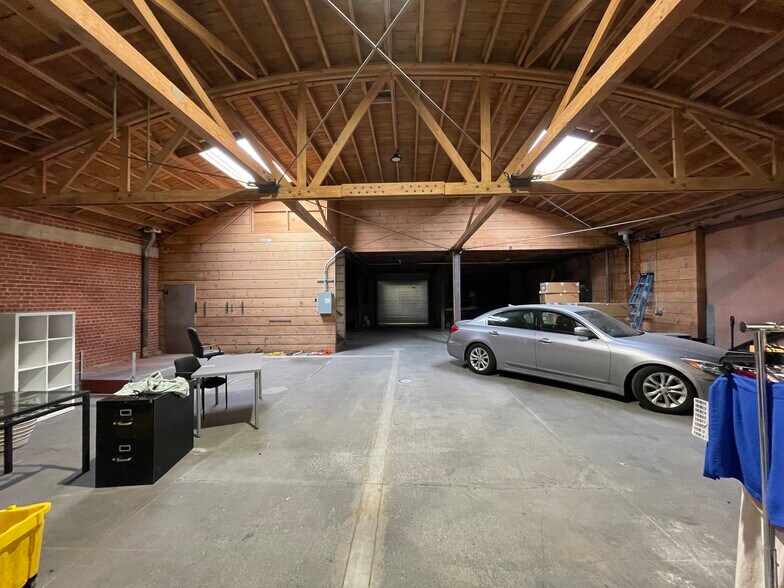 More Photos Of 132 W 39th St, Los Angeles Warehouse For Lease