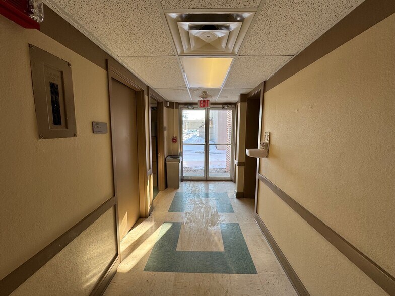 More Photos Of 2025 Swift Ave, North Kansas City Medical For Lease