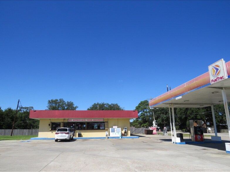 More Photos Of 3002 Nall St, Port Neches General Retail For Sale