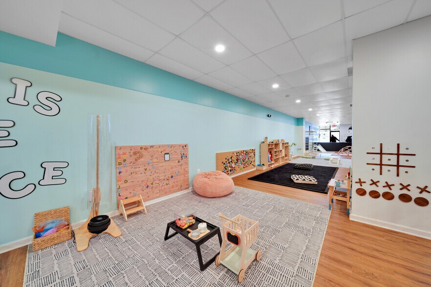 More Photos Of 1321 Rockville Pike, Rockville Freestanding For Lease