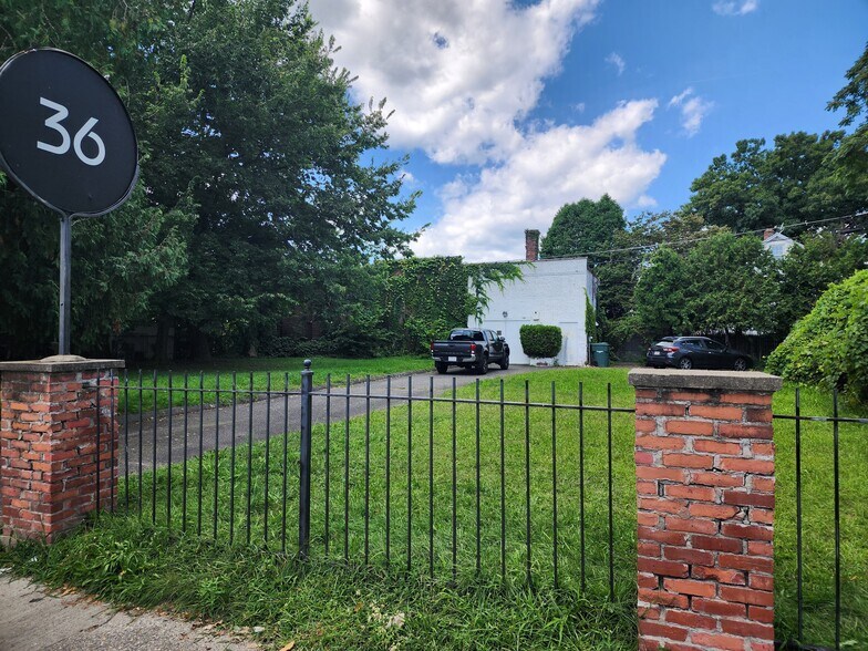 More Photos Of 34 Loring St, Springfield Research And Development For Sale