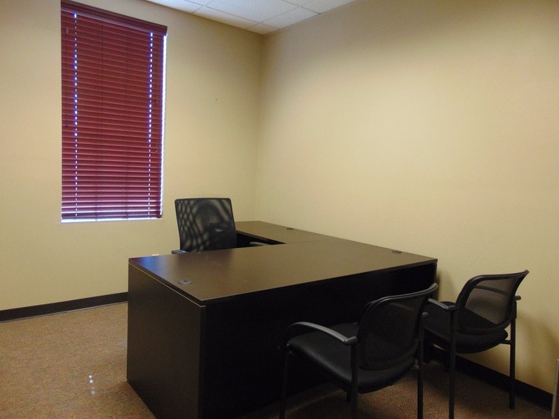 More Photos Of 708 N Ashley Ridge Loop, Shreveport Office For Sale