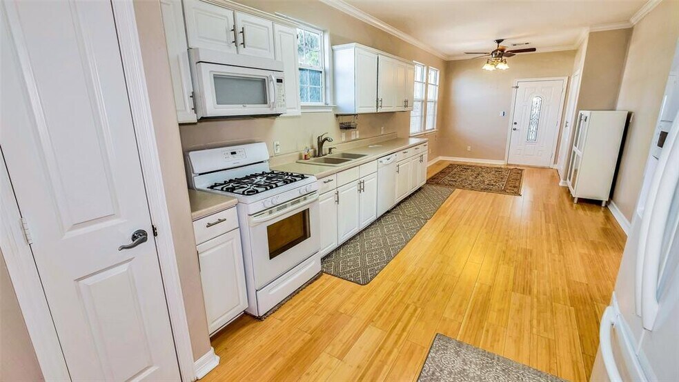 More Photos Of 4513 Nolda St, Houston Office Residential For Sale