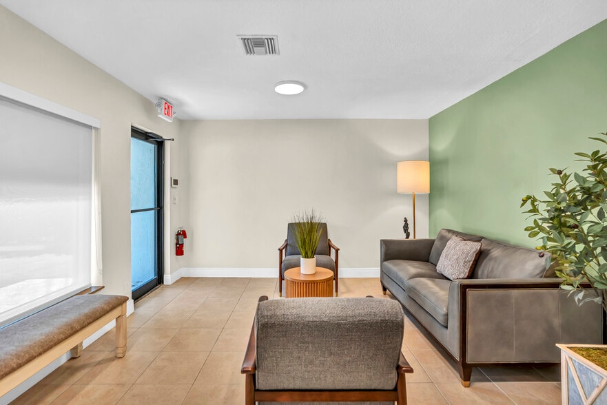 More Photos Of 481 E Commercial Blvd, Oakland Park Freestanding For Sale