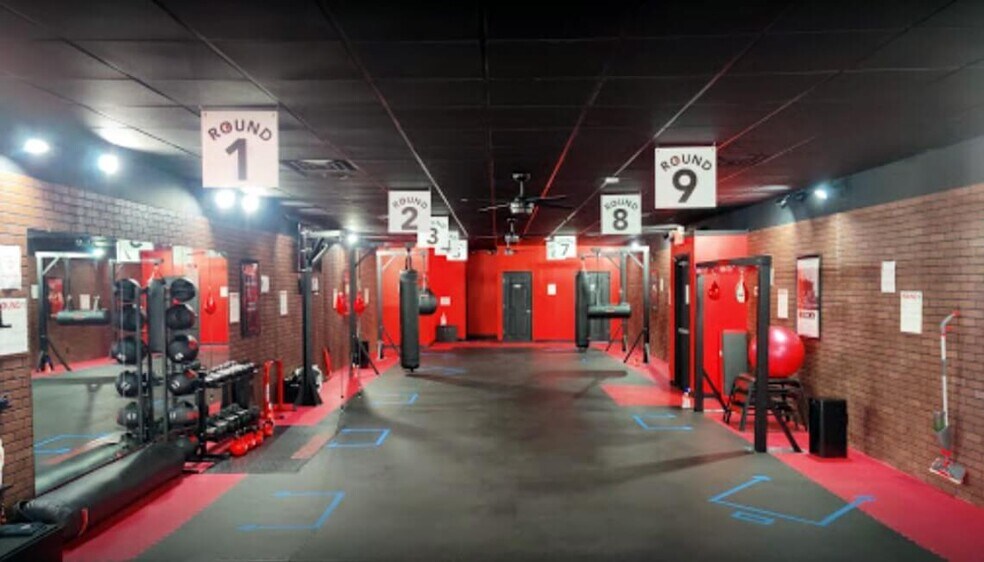 More Photos Of 11 W Grand St, Mount Vernon General Retail For Sale