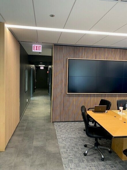 More Photos Of 558 W Webster Ave, Chicago Apartments For Lease