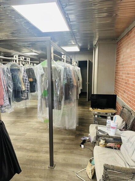 More Photos Of 210 Broadway St, Joshua Storefront Retail Office For Sale