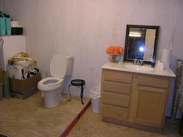 More Photos Of 2930 Springridge Rd, Raymond Freestanding For Lease