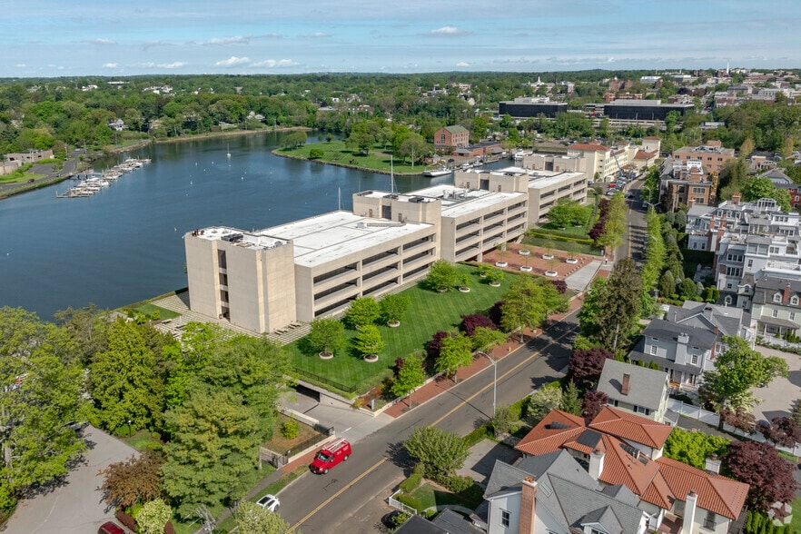 More Photos Of 600 Steamboat Rd, Greenwich Office For Lease
